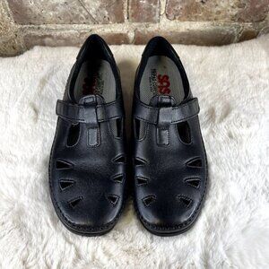 EUC SAS 'Roamer' Comfort Shoes Mary Jane Slip On Moc Toe Black Leather sz 8.5